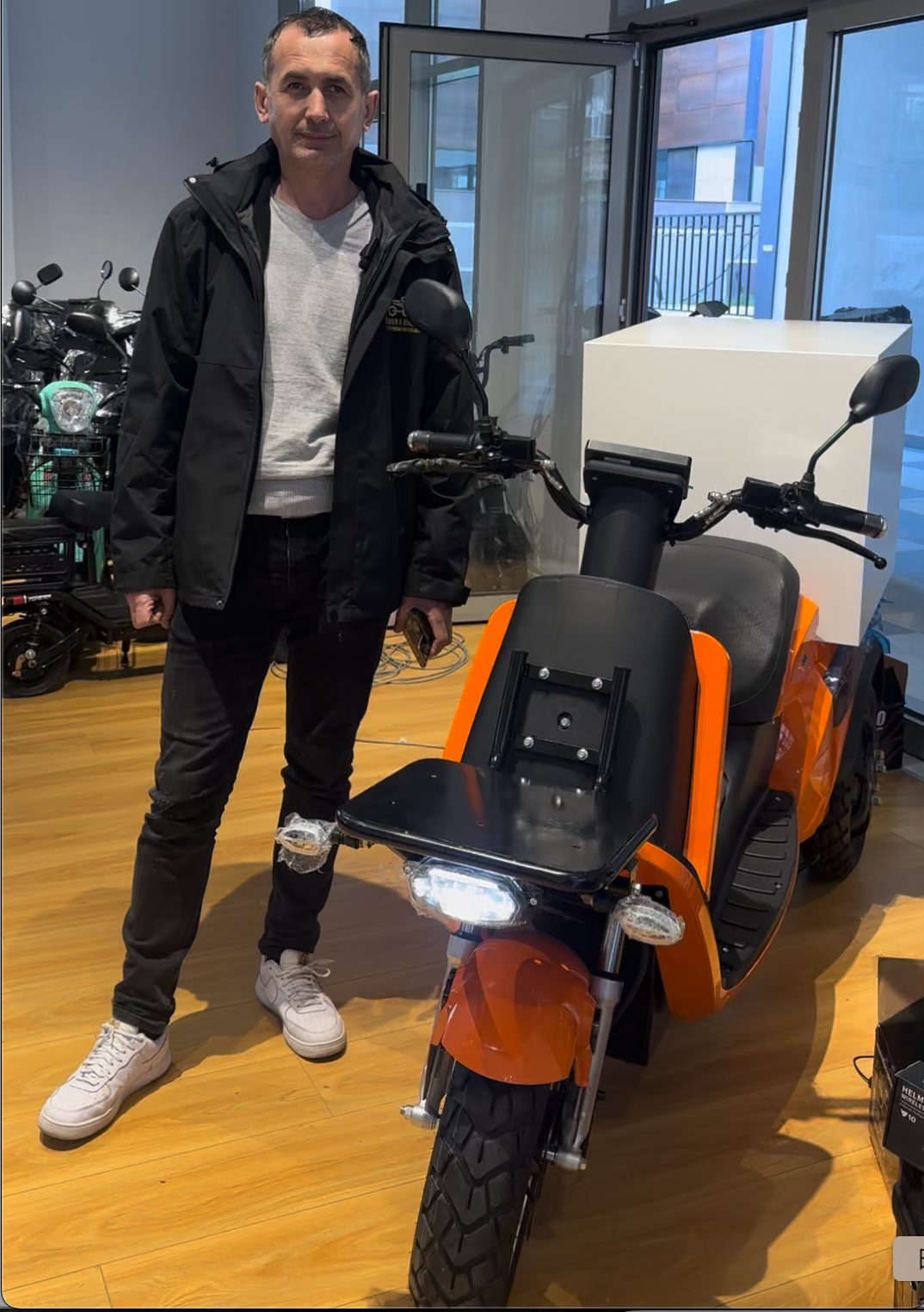 6000W fuqi me dy motorë! Bateri litium 72V 50Ah dyshe – 430 kg ngarkesë maksimale! Triçikleta lëkundëse që nuk rrëzohet kurrë!