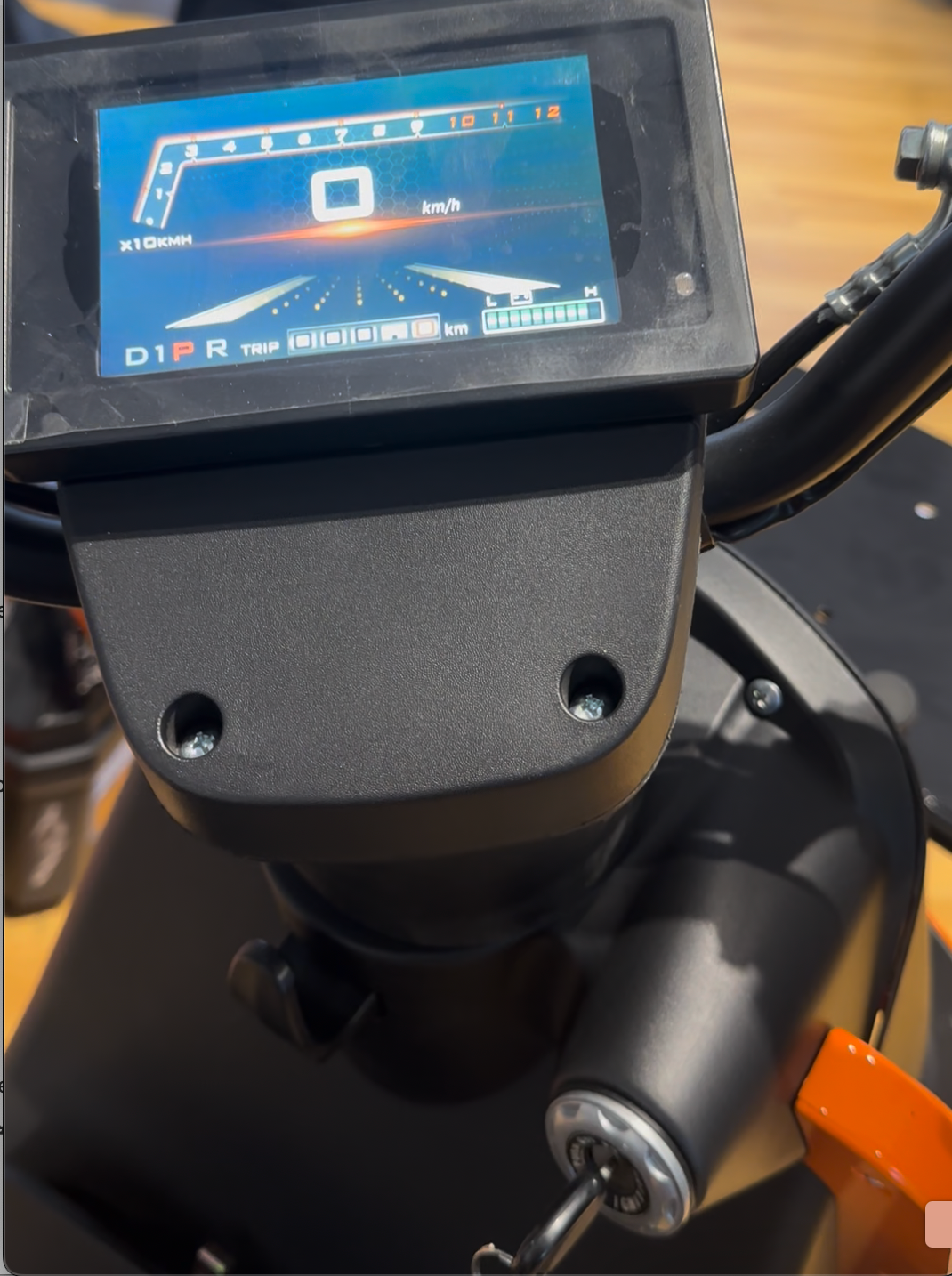 6000W fuqi me dy motorë! Bateri litium 72V 50Ah dyshe – 430 kg ngarkesë maksimale! Triçikleta lëkundëse që nuk rrëzohet kurrë!